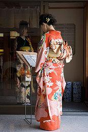 宣传《暗黑4》第二赛季 暴雪推出真“人血液冷”PC